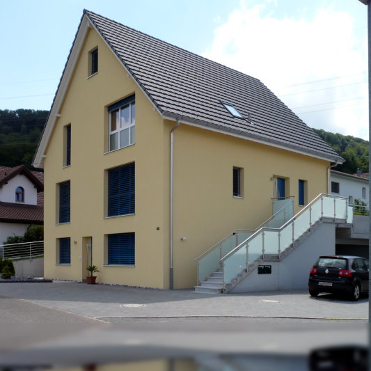 Dreifamilienhaus Birr<br><br><i>Klicken Sie auf das gewünschte Bild.</i>